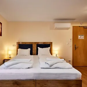 Isha Hotel Frankfurt nad Menem